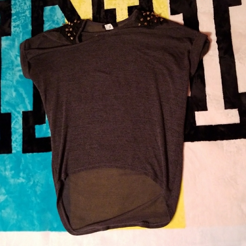 Stud shoulder top